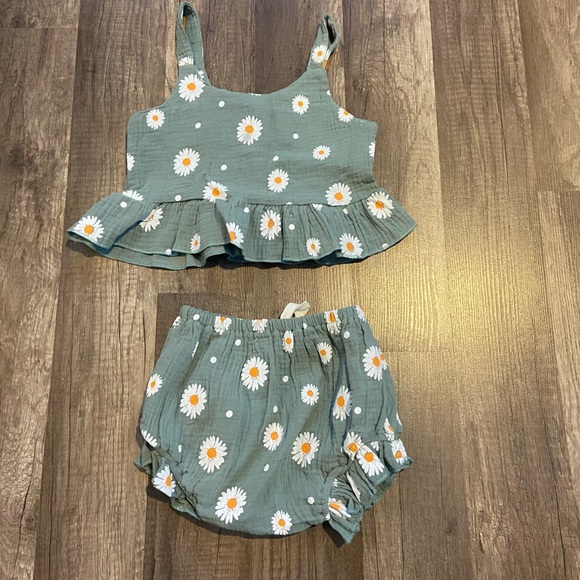 Matching short set - Picture 3 of 3